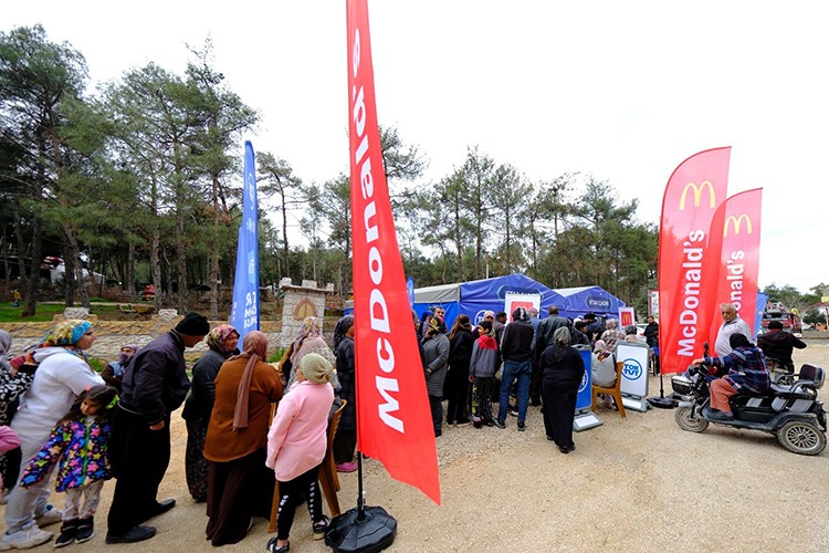 Ramazan dayanışmasını Hatay'a taşıdı