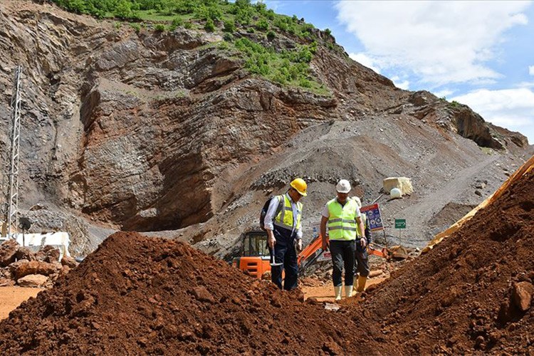 Anadolu'da maden kazıları sürüyor