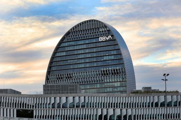 3 bin 798 kişiyi işten çıkarıyor