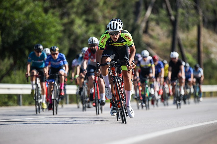 Pedallar Kemer'de iyilik için döndü