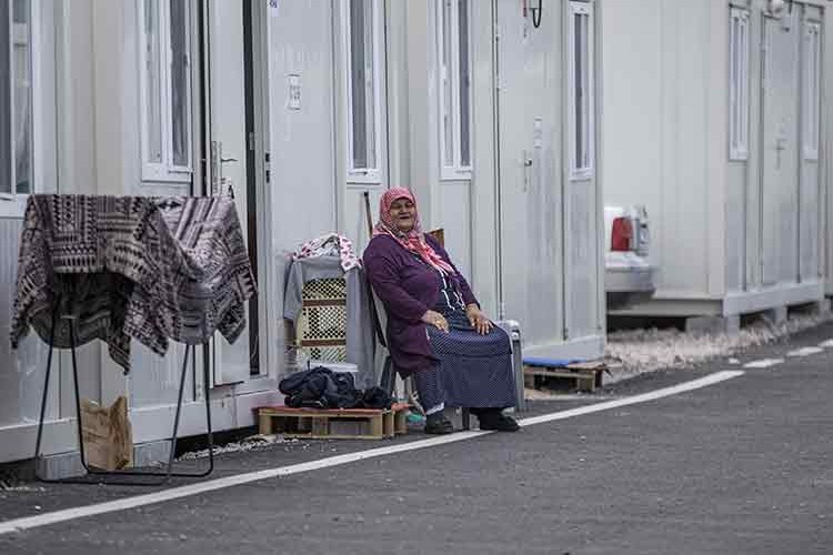 Depremzedeler bayramı buruk geçiriyor