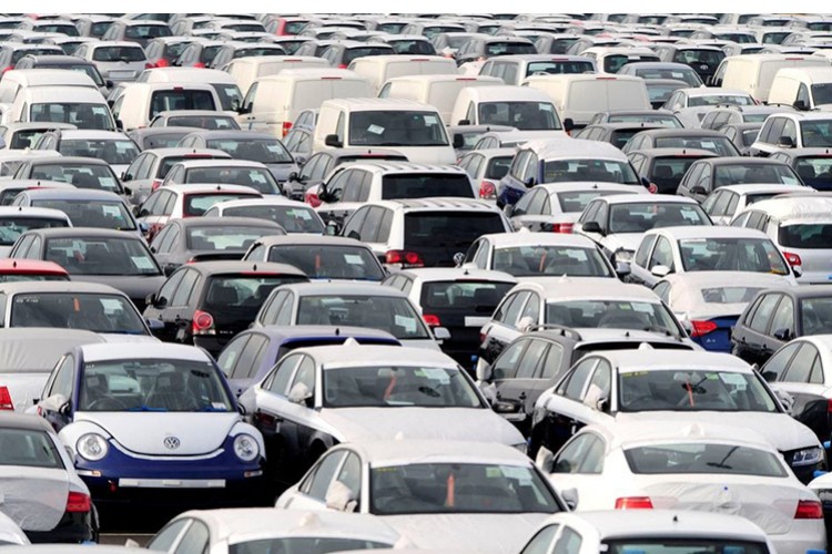 AB'de yeni otomobil satışları ekimde arttı