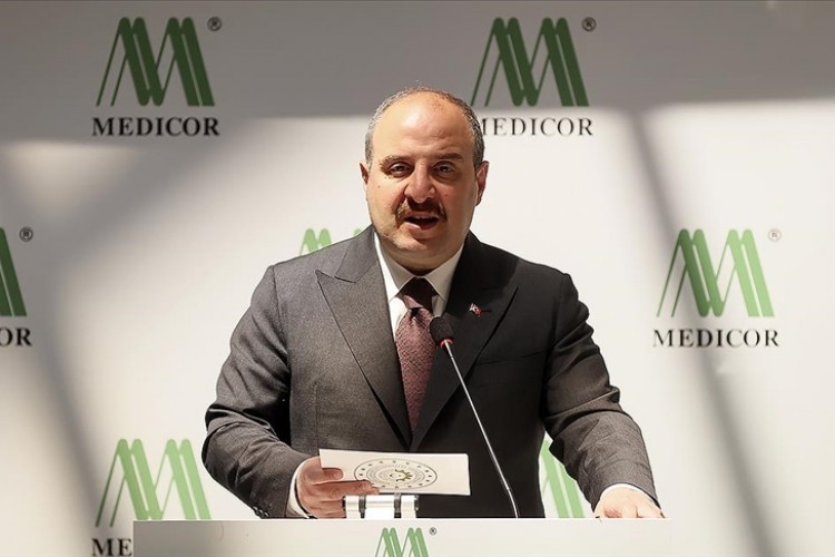 "Türkiye'yi katma değerli üretimle büyütmenin derdindeyiz"