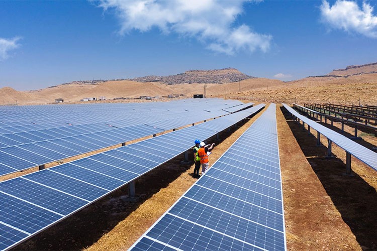 Güneş enerjisinde hedef 20 bin megavat