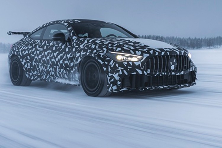 AMG yeni modelini İsveç'te test ediyor