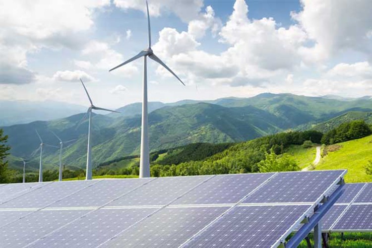 Enerji bağımsızlığının yolu rüzgar ve güneşten geçer