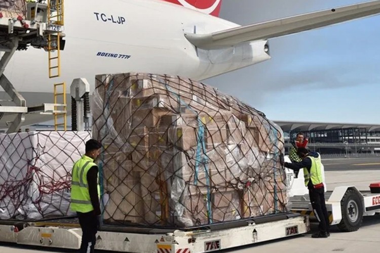 İstanbul havalimanlarında yılın ilk çeyreğinde artış yaşandı