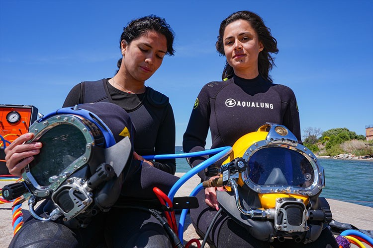 Geleceğin sanayi dalgıçları mesleğe hazırlanıyor