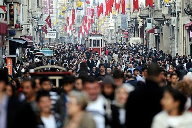 Türkiye Nüfusunun Yüzde 24'ünü Z Kuşağı Oluşturuyor