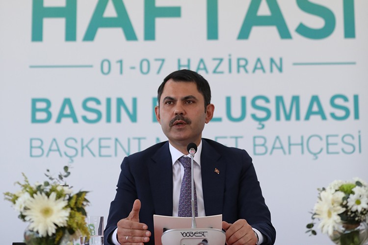 Bakan Kurum, Başkent Millet Bahçesi'nde açıklamalarda bulundu.