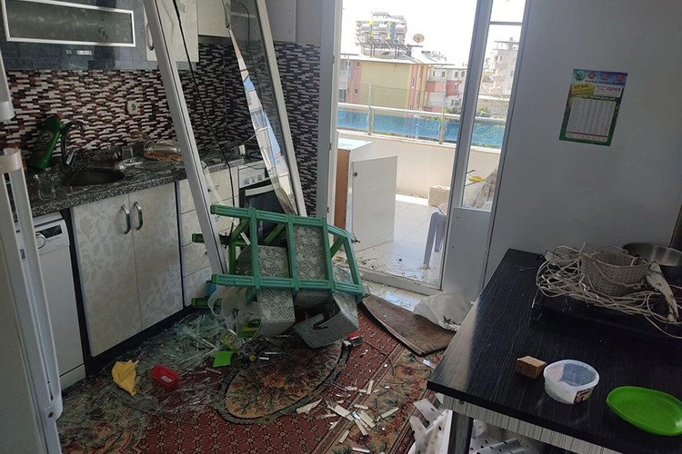 Mersin'i hortum vurdu: 13 kişi yaralandı