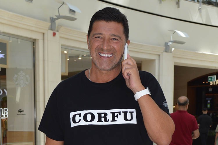 Hakan Ural'ı sıcaklar bunalttı