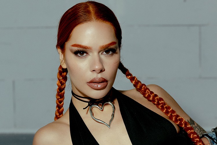 Ünlü DJ'i Mila Black Türkiye'de