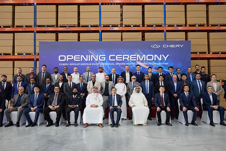 Orta Doğu'nun En Büyük Yedek Parça Dağıtım Merkezini Kurdu