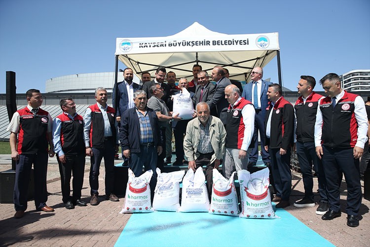 Kayseri'de çiftçilere 238 ton tohum dağıtıldı