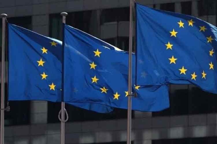 AB'nin teknoloji devlerine yönelik katı kuralları yürürlüğe giriyor