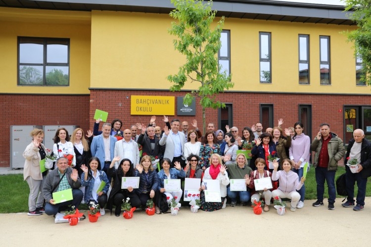 Büyükdere Atatürk Fidanlığı ve Bahçıvanlık Okulu 27 yıl sonra ilk mezunlarını verdi