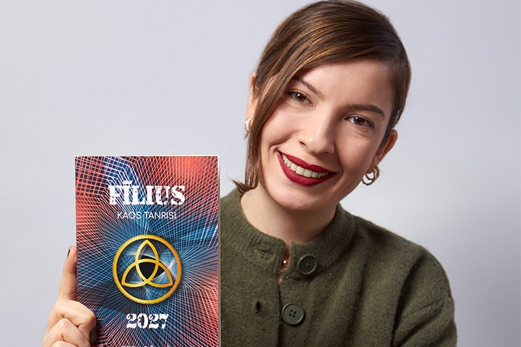 Karanlıkla Aydınlığın Savaşı Başlıyor: Fīlius: Kaos Tanrısı