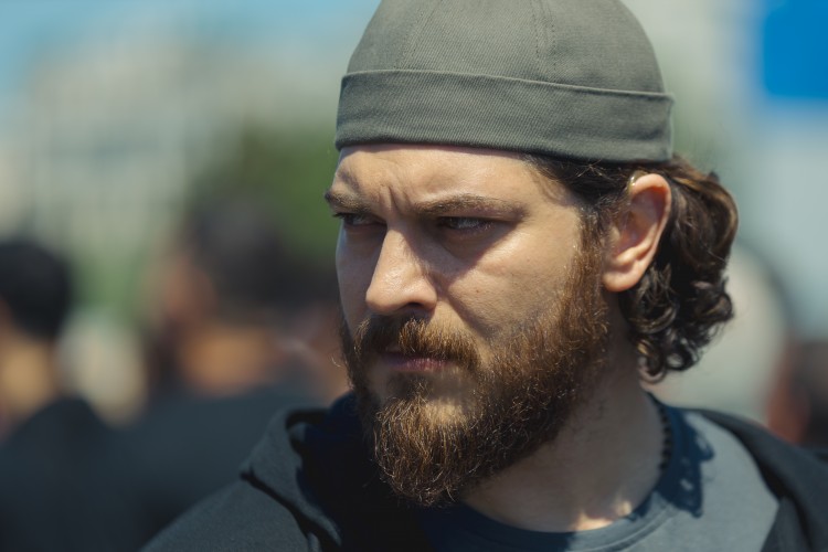 NETFLIX, SÜRÜKLEYİCİ DİZİSİ KÜBRA'NIN İKİNCİ SEZONUNU DUYURDU