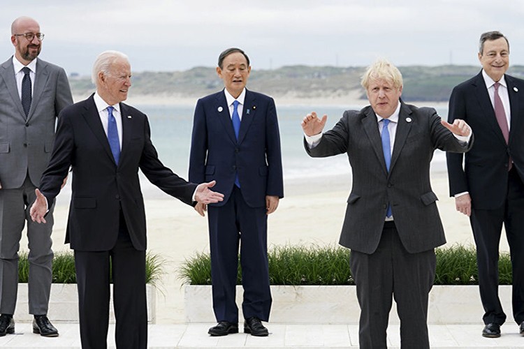 G7 zirvesi maskesiz başladı