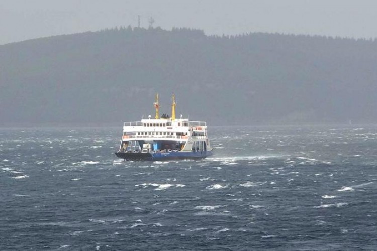 Kuzey Ege'de deniz ulaşımına fırtına engeli