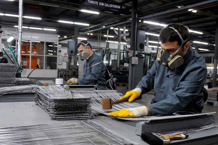 İmalatta kapasite kullanımı düştü