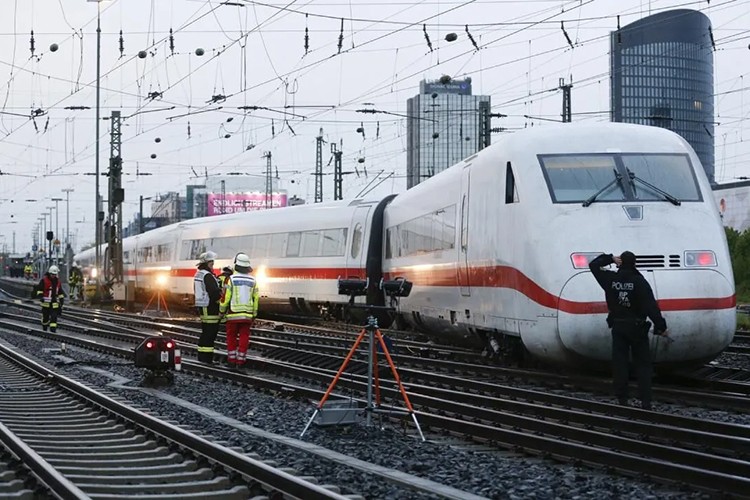 Alman Demir Yolları 2029'a kadar yüzde 70 "zamanında varış" hedefliyor