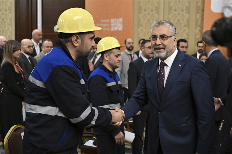 "Hedefimiz Türkiye'yi net maden ihracatçısı yapmak"