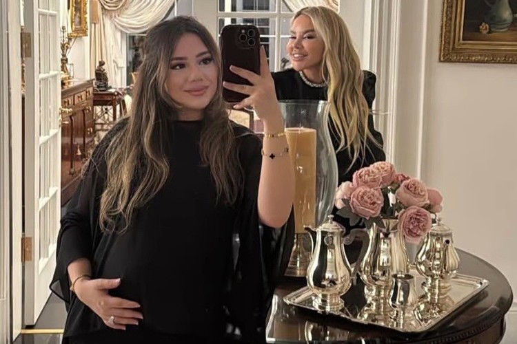 Aslı Sarar Aydın'dan Paris'te masalsı yılbaşı kaçamağı