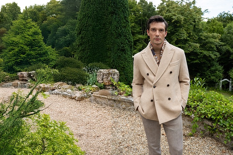 Modern tavir, kusursuz işçilik