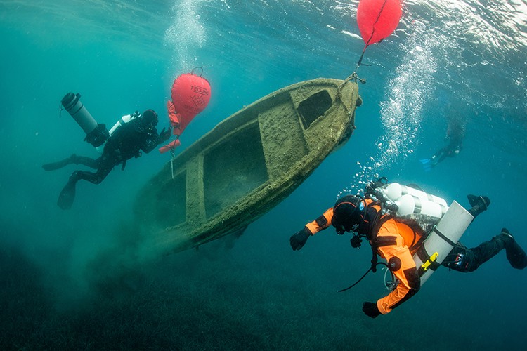 Hyundai Ege Denizi'ni Temizlemek İçin Düğmeye Basıyor