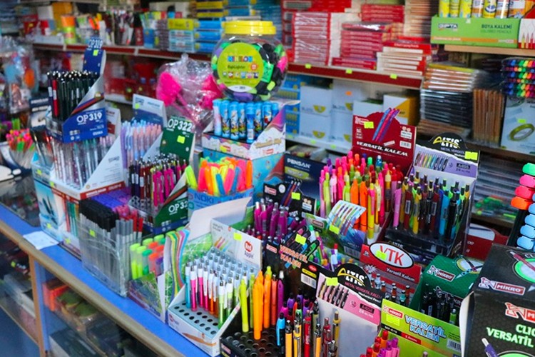 Kırtasiye ve okul ürünlerine yönelik tanıtımlar yakın takipte