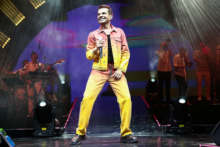 Harbiye'de Kenan Doğulu rüzgarı