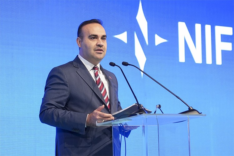 "Teknolojide bir lider olarak ortaya çıkarmayı ümit ediyoruz"