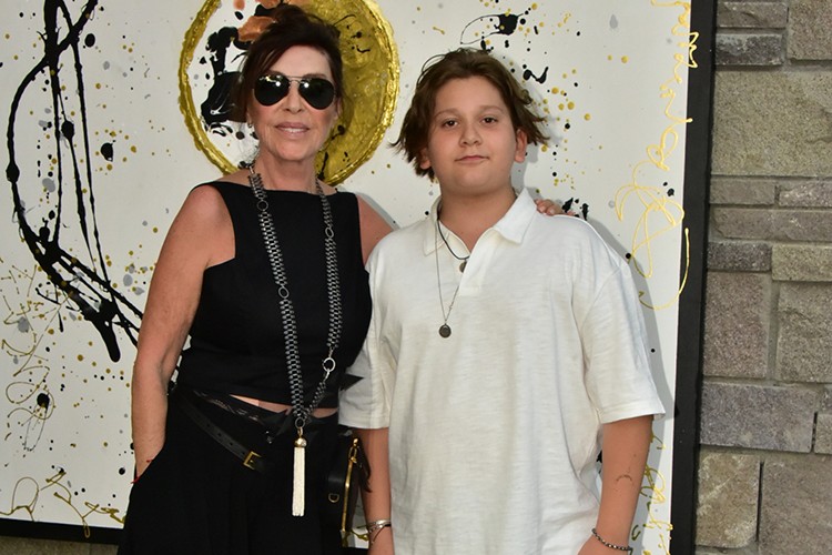 İş ve sanat dünyasını buluşturan sergi