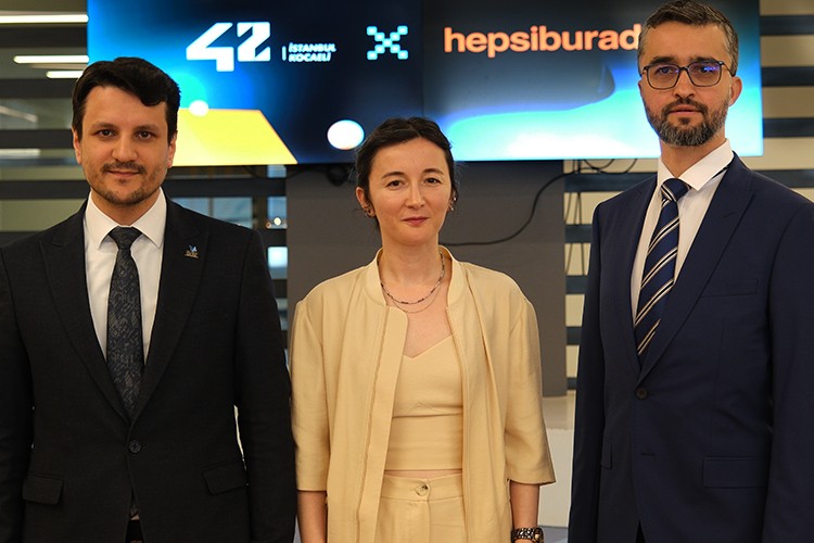 Hepsiburada ve 42 Türkiye İş Birliğiyle Geleceğin Teknoloji Liderleri Yetişiyor