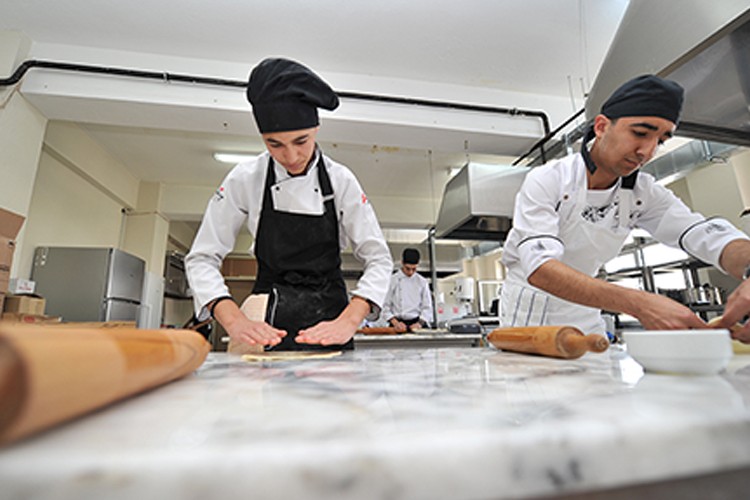 MEB Gastronomi Festivali ve Yemek Yarışması devam ediyor