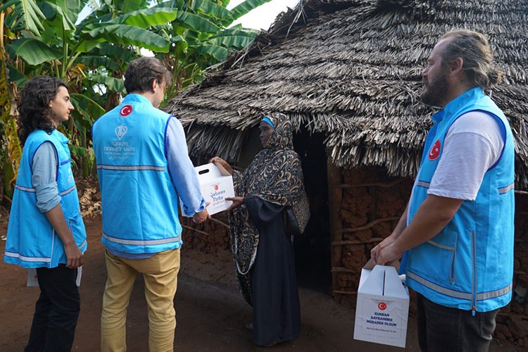 40 milyondan fazla kişiye yardım ulaştırdı