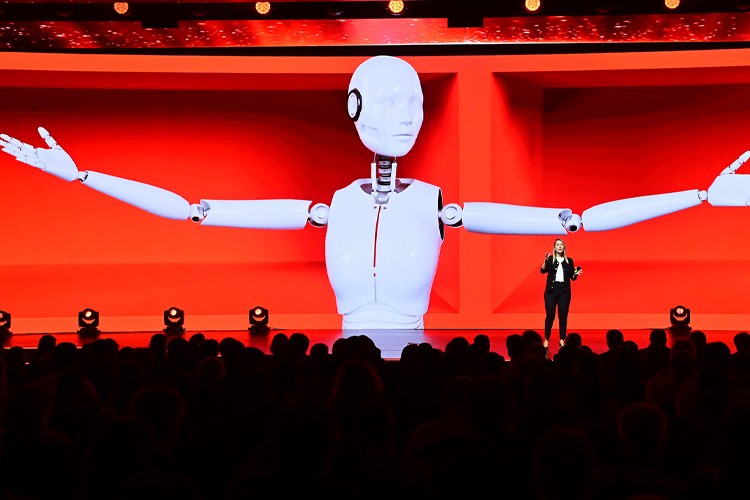 Vodafone İş Ortakları ve bayi çalışanları ile KKTC'de buluştu