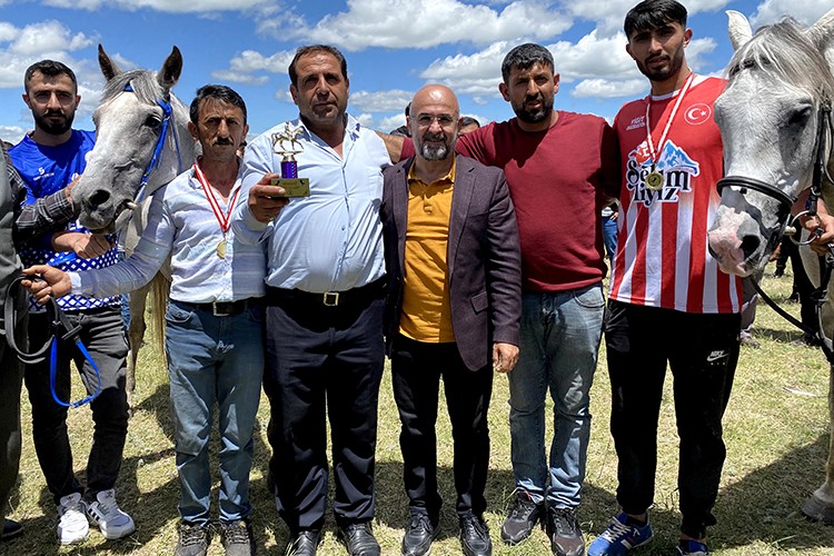 Kars'ta "Geleneksel Yaz Festivali" düzenlendi