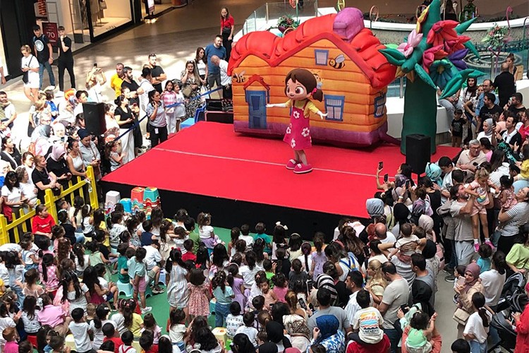 Niloya ve Arkadaşları İzmir'e Geliyor