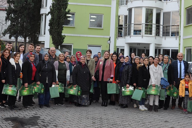 Muratbey, süt perilerinin yanında