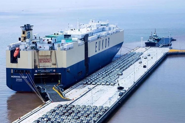 Ro-ro hatlarında taşınan araç sayısı geçen yıl 706 bini aştı
