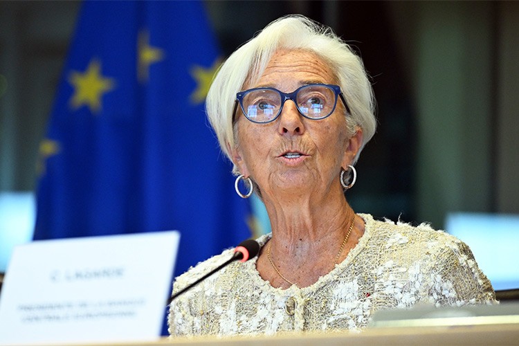 "Orta vadeli ekonomik görünüm belirsiz"