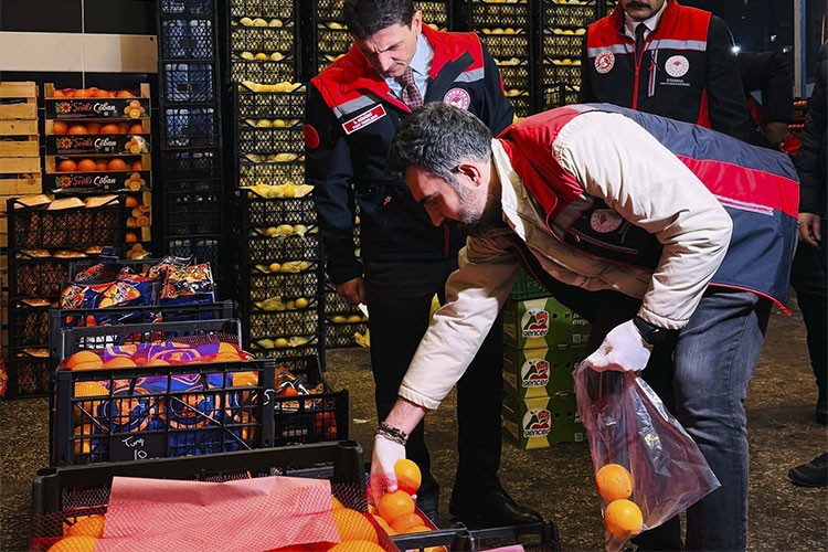 Ataşehir Meyve ve Sebze Hali'nde gece denetimi