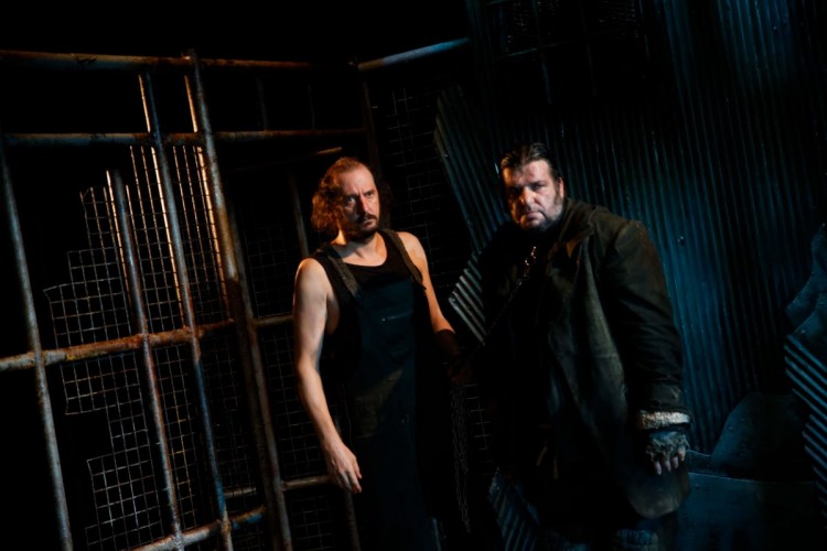 İstanbul Devlet Tiyatrosu perdelerini 2 yeni oyunla açtı