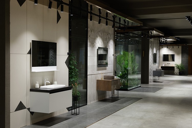 Bakü'deki lojistik merkeziyle Rusya ve Orta Asya pazarına ulaşıyor