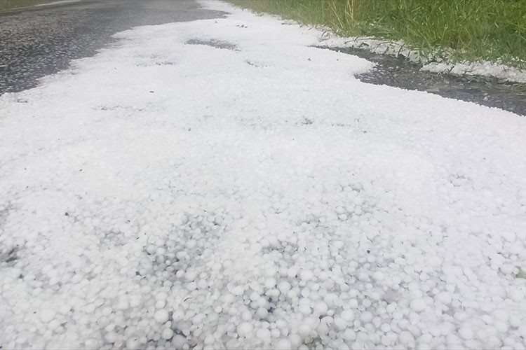Tokat'ta dolu yağışı etkili oldu