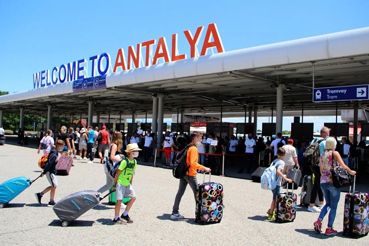 64 milyondan fazla yolcu ağırlandı