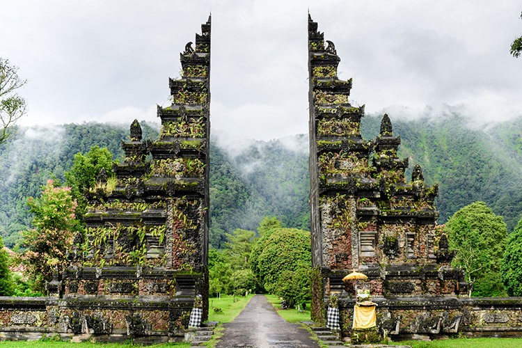 Hint Okyanusu'nda nefes kesen bir cennet ada